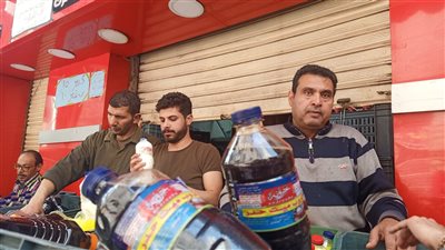 طبيعي وبدون مواد حافظة.. فيتو داخل أقدم محل خروب في الدلتا | فيديو وصور