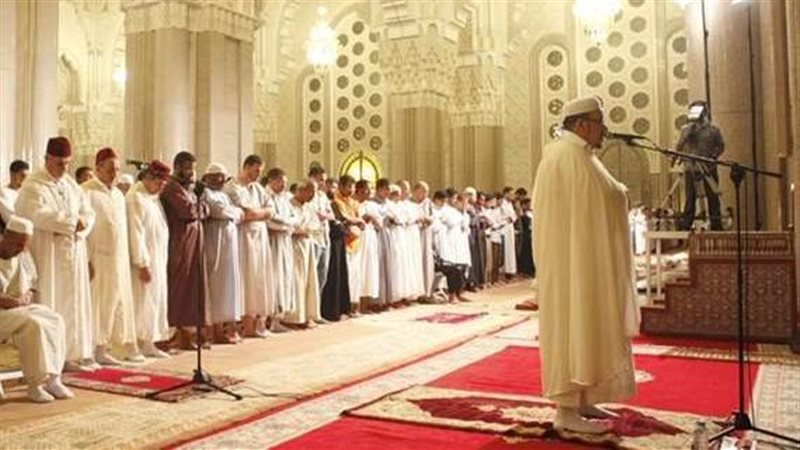 تفسير رؤية أمام المسجد