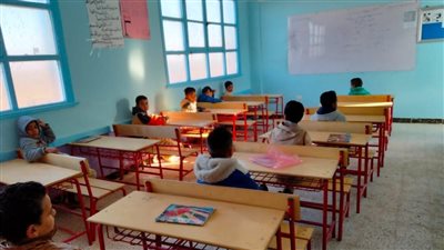  طلاب الصف الرابع الابتدائي يؤدون امتحان مادتي اللغة العربية والتربية الدينية| فيديو