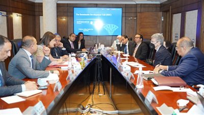 وزيرة التخطيط تستقبل رئيس مركز التنمية المستدامة بجامعة كولومبيا