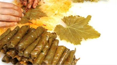 كيلو ورق العنب السوري بـ60 جنيها وطعمه مميز.. اعرفي طريقة عمله