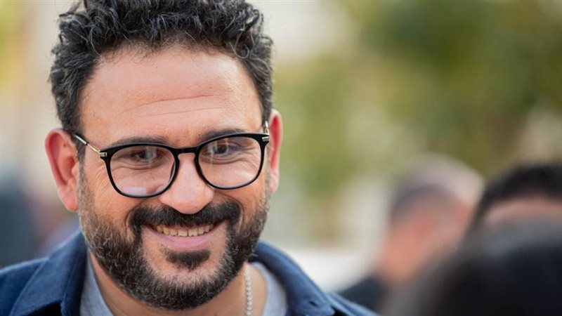 أكرم حسني