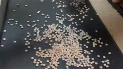 ضبط 1250 قرص مخدر داخل ماسورة حقيبة بمطار القاهرة