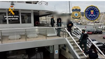 بطلب من أمريكا.. إسبانيا تحتجز يخت ملياردير روسي مقرب من بوتين