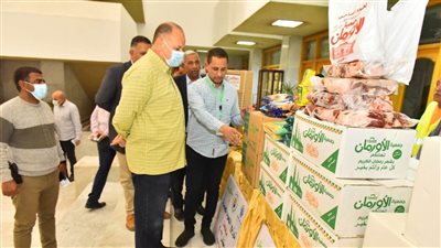 توزيع 30 طن لحمة و13 ألف كرتونة رمضان في قافلة الخير بأسيوط 