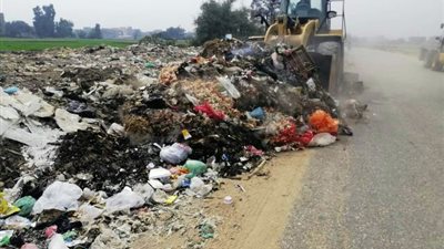 تحريات مكثفة لحل لغز العثور على جثة طفل بصندوق قمامة في الجيزة