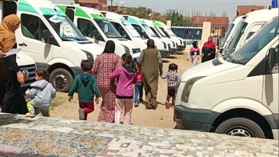 تقديم الخدمات الطبية لـ900 مريض بقرى حياة كريمة بأبوصوير بالإسماعيلية| صور