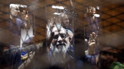 لتعذر حضورهم.. تأجيل محاكمة بديع ومحمود عزت بـ