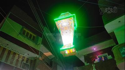 الدين لله والمحبة للجميع.. أسرة مسيحية تعلق أكبر فانوس رمضان في المنوفية| فيديو