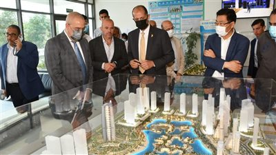 الإسكان: تنفيذ 5 أبراج سكنية تطل على بحيرة صناعية بأبراج الداون تاون بالعلمين الجديدة
