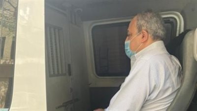 أمن القاهرة يلبي استغاثة كفيف ويساعده فى صرف معاشه بمصر الجديدة