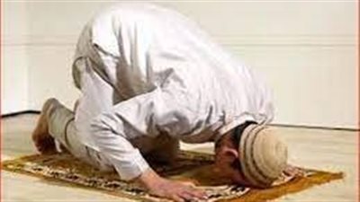 منها رفعة الدرجات وحط الخطايا، فضل السجود وسننه في الإسلام