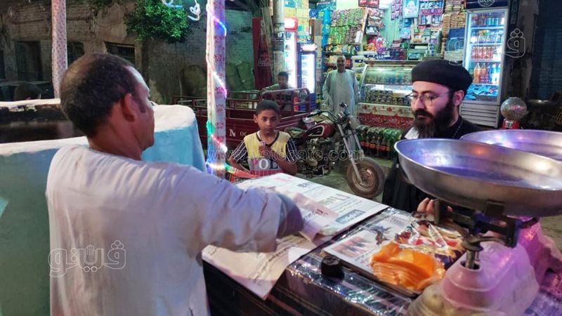 كاهن بإسنا يشتري