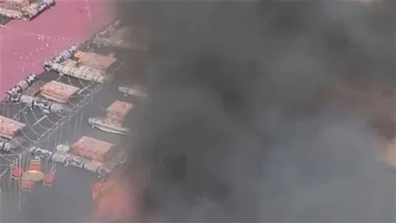 جانب من الحريق بخيمة