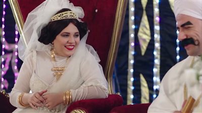 بالنور والكهارب والتايجر.. مفاجآت مربوحة للكبير في ليلة الدخلة | فيديو