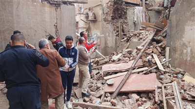 انهيار جزئي لعقار سكني في إمبابة 