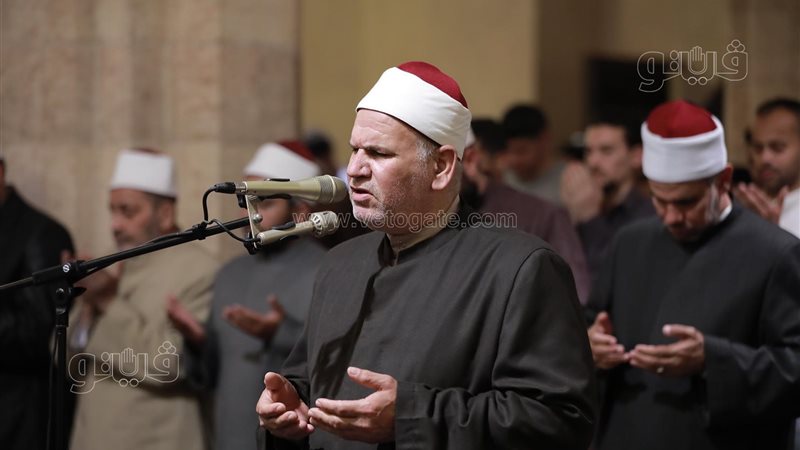 صلاة التراويح بمسجد