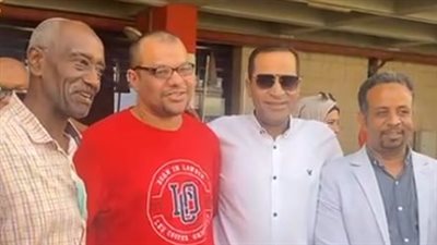 بث مباشر | بالدموع والزغاريد.. استقبال المهندس علي أبو القاسم بمطار أسوان 