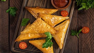 طريقة تحضير سمبوسة الجبنة في البيت وسر نجاحها