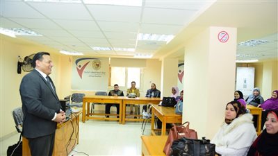 رئيس جامعة سوهاج يشهد فعاليات دورة تأهيل أخصائي الدراسات العليا 