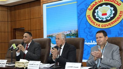 وزير الزراعة: التواصل الدائم مع المزارعين ومتابعة منظومة الأسمدة والتحول الى الري الحديث