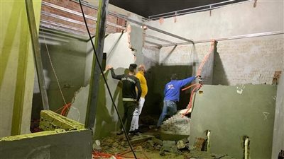 إزالة مخالفات بناء بمخزن في شمال الجيزة|صور