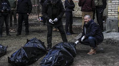 أوكرانيا: بدأنا في انتشال الجثث من المقبرة الجماعية في بوتشا 