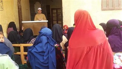 القومي للمرأة بالمنيا يواصل جلسات الدوار التوعوية بقرى حياة كريمة