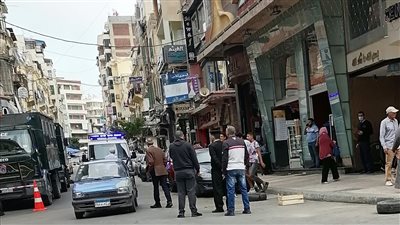 توافد العشرات على الكنيسة المرقسية بالإسكندرية لصلاة الجنازة على القمص أرسانيوس |صور