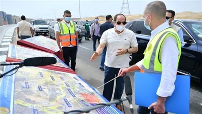 بسام راضي: الرئيس يتفقد الأعمال الإنشائية لتطوير عدد من الطرق والمحاور بالقاهرة الكبرى.. الجولة تضمنت محاور جيهان السادات وحسب الكفراوي وسميرة موسي.. ويطمئن من العاملين على سير العمل والاستماع لآرائهم