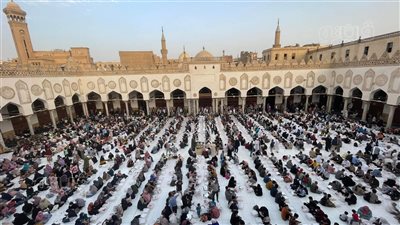 إفطار جماعي في رحاب جامع الأزهر| فيديو وصور