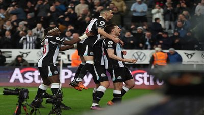 نجم نيوكاسل يحصد جائزة أفضل هدف في الشهر بالبريميرليج