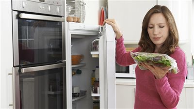 لتجنب التبذير والتبديد.. أطعمة يمكن تناولها رغم انتهاء تاريخ الصلاحية