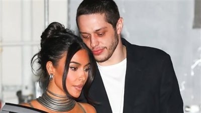 أول ظهور لبيت ديفيدسون مع كيم كاردشيان في حدث علني