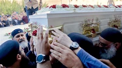 مفاجأة بكاميرات المراقبة بمحيط مسرح جريمة مقتل القمص أرسانيوس