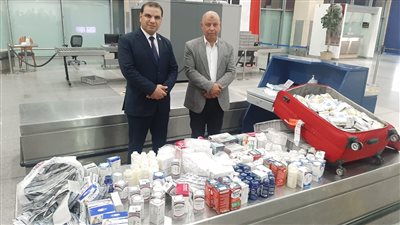 إحباط محاولة تهريب سجائر إلكترونية وأدوية بيطرية ومستحضرات تجميل بمطار برج العرب