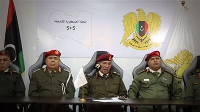 اللجنة العسكرية 5+5 التابعة للجيش الليبي تجمد عملها وتطالب بوقف تصدير النفط