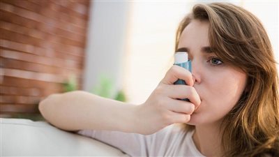 هل مريض الكورونا والربو يفطران في رمضان.. أستاذ صدر يجيب 