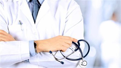  أزمة تراخيص العيادات الخاصة تصل الحكومة.. و