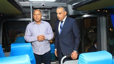 وزير النقل ومحافظ سوهاج يدشنان خطوط النقل الجماعي للركاب 