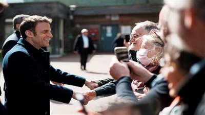 ماكرون يستعد للإدلاء بصوته في الانتخابات الرئاسية 