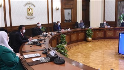 رئيس الوزراء يكلف بسرعة الانتهاء من ضوابط أداء فريضة الحج للعام الحالي 