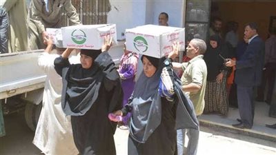 توزيع 1100 كرتونة رمضان على أهالي أم دينار بمنشأة القناطر