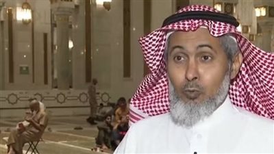 حكاية عابد القرشي.. ربع قرن في خدمة إفطار الصائمين بالحرم المكي | فيديو