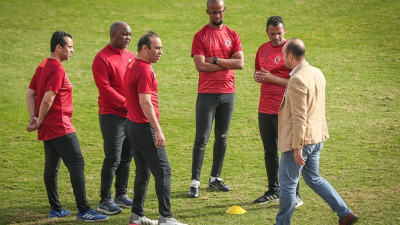 احمد ابوعبلة مع الجهاز