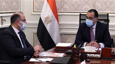 مدبولي يبحث مع رئيس البورصة خطة تحقيق مستهدفات الرقمنة