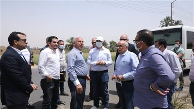 وزير النقل يتابع أعمال تنفيذ الجسور الترابية ومحطات الخط الثاني للقطار الكهربائي السريع