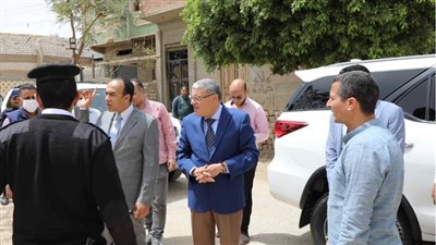 محافظ المنيا يتفقد مبنى تدريب الرائدات الريفيات بقرية زهرة