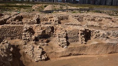 الآثار تعلن الكشف عن ورشة أواني فخارية من العصر الروماني في الإسكندرية