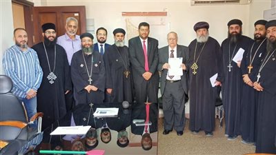 الأنبا مكسيموس يوقع بروتوكولا لبناء كنيسة ضمن مشروع 